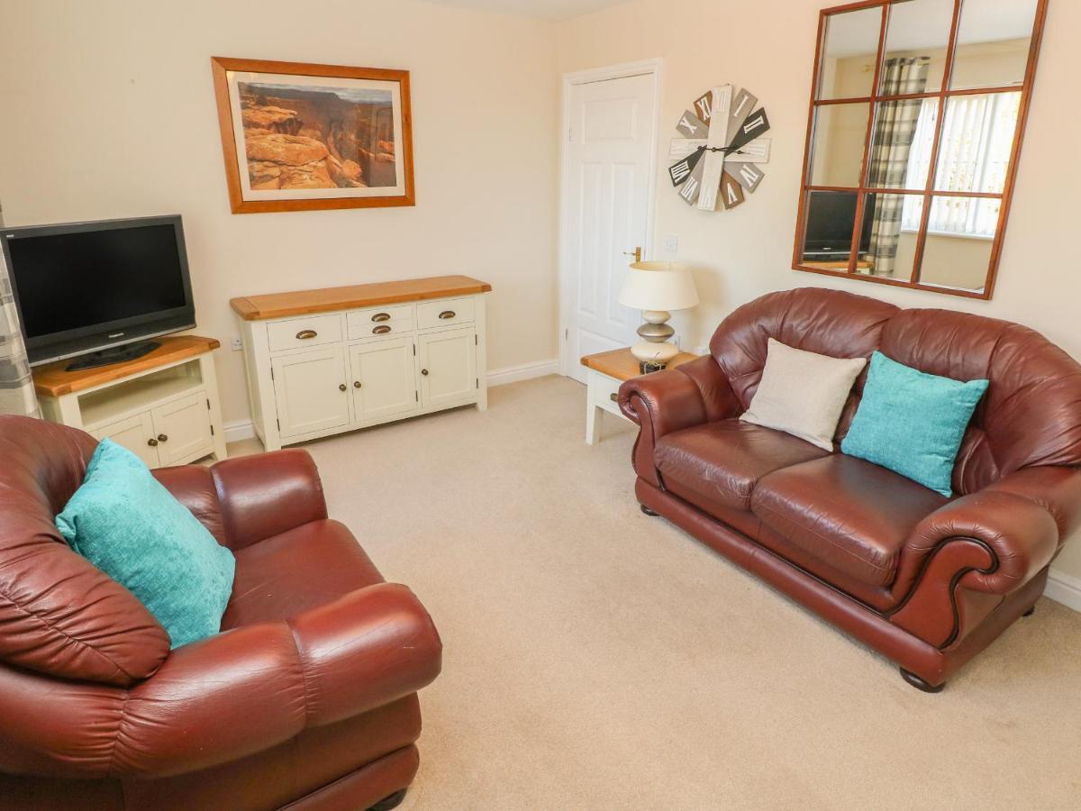 Ffau'R Ddraig Villa Llanelli Exteriör bild