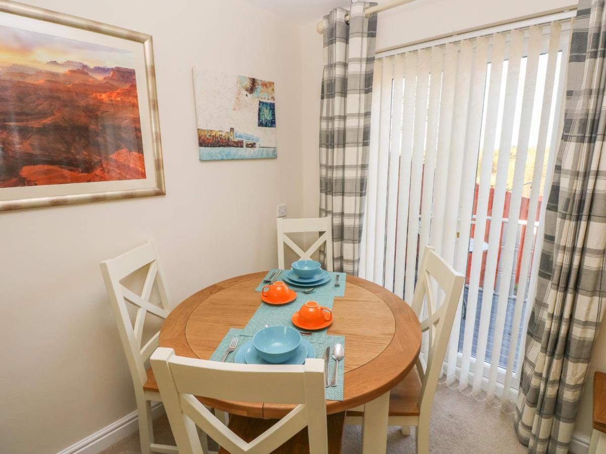 Ffau'R Ddraig Villa Llanelli Exteriör bild